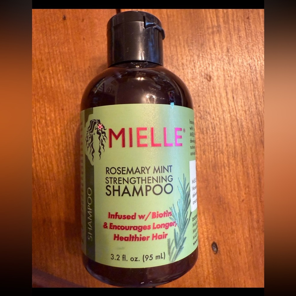 💙 4/$20 Mielle Rosemary Mint Strengthening Shampoo